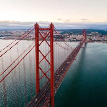 2 Bedroom For 4 People With Free Public Parking *