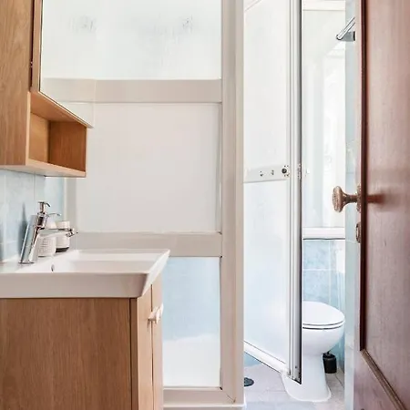 Apartmán 2 Bedroom For 4 People With Free Public Parking *