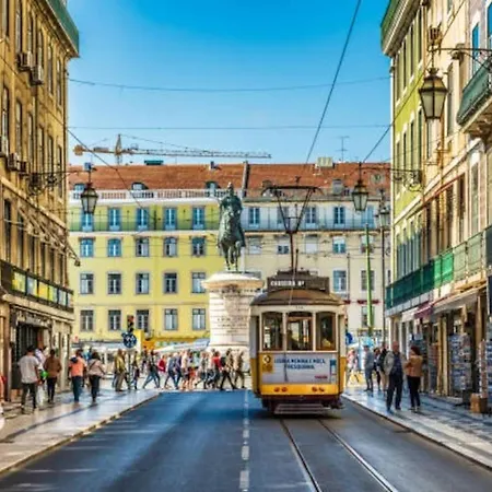 2 Bedroom For 4 People With Free Public Parking شقة Lisboa