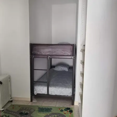 2 Bedroom For 4 People With Free Public Parking شقة Lisboa