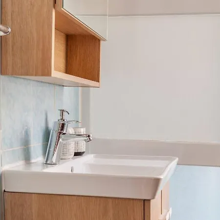 Apartment 2 Bedroom For 4 People With Free Public Parking